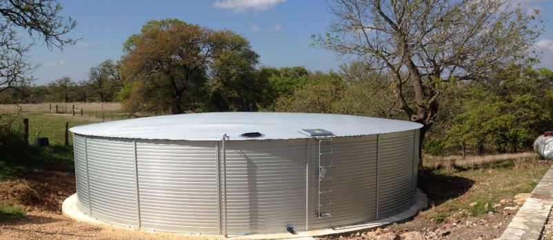 Water tanks cleaning